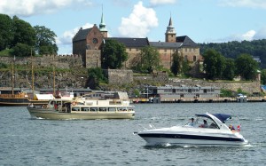 Oslo - Blick von Aker Brygge zur Festung Akershus