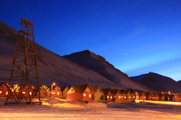 Spitzbergen ist die größte Insel im Archipel Svalbard. Dieses wird 2015 von einer Sonnenfinsternis verdunkelt. Foto: Visit Norway